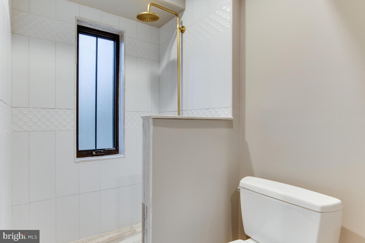 37 Murray Avenue Annapolis, MD 21401 - Photo 38 of 73 Master Bathroom