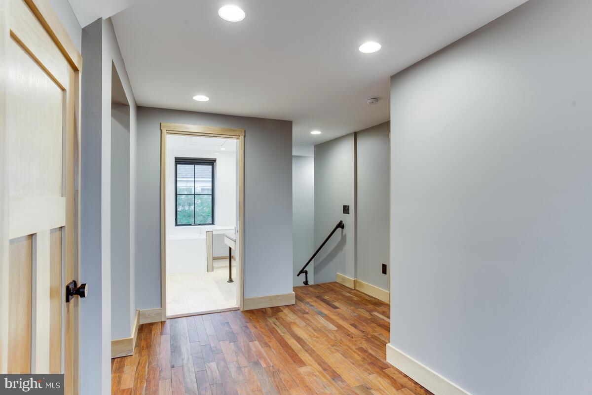 37 Murray Avenue Annapolis, MD 21401 - Photo 46 of 73 3rd Floor Common Area