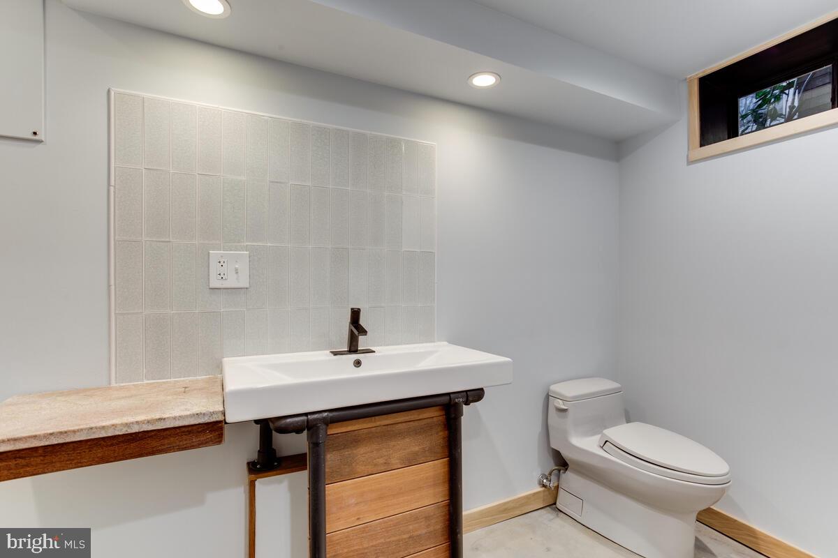 37 Murray Avenue Annapolis, MD 21401 - Photo 54 of 73 Basement Bathroom