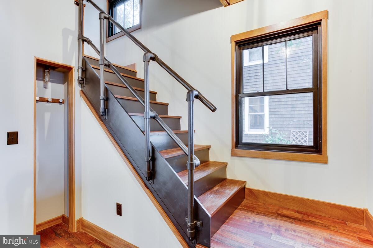 37 Murray Avenue Annapolis, MD 21401 - Photo 6 of 73 Foyer