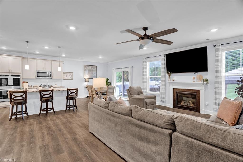 2139 Spring Wind Road Pfafftown, NC 27040 - Photo 11 of 49 Living Room