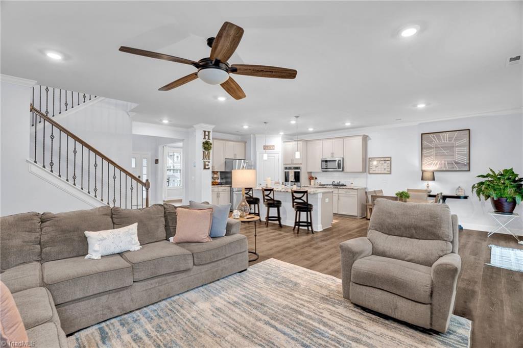 2139 Spring Wind Road Pfafftown, NC 27040 - Photo 9 of 49 Living Room