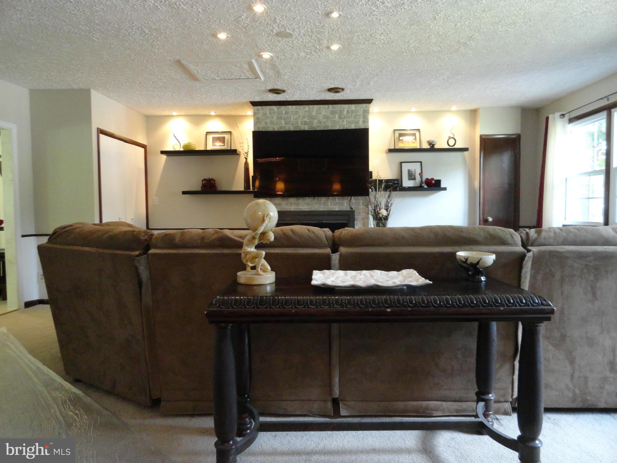 1508 Rainbow Drive Silver Spring, MD 20905 - Photo 12 of 30 Family Room