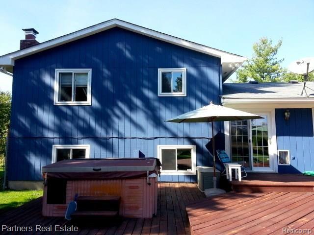 563 West Barron Road Howell, MI 48855 - Photo 34 of 35 35-Rear of Home.jpg