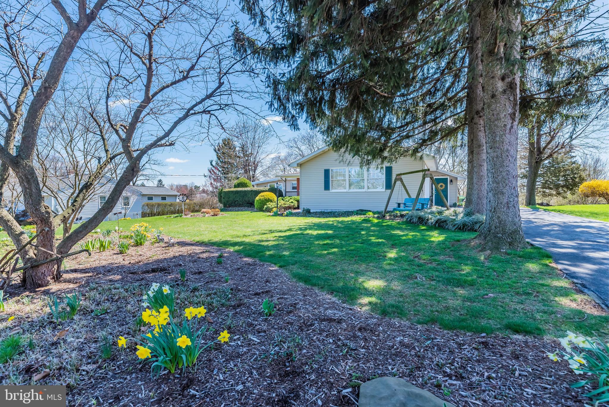 5317 Ridgeview Drive Harrisburg, PA 17112 - Photo 26 of 34 Colorful Grounds