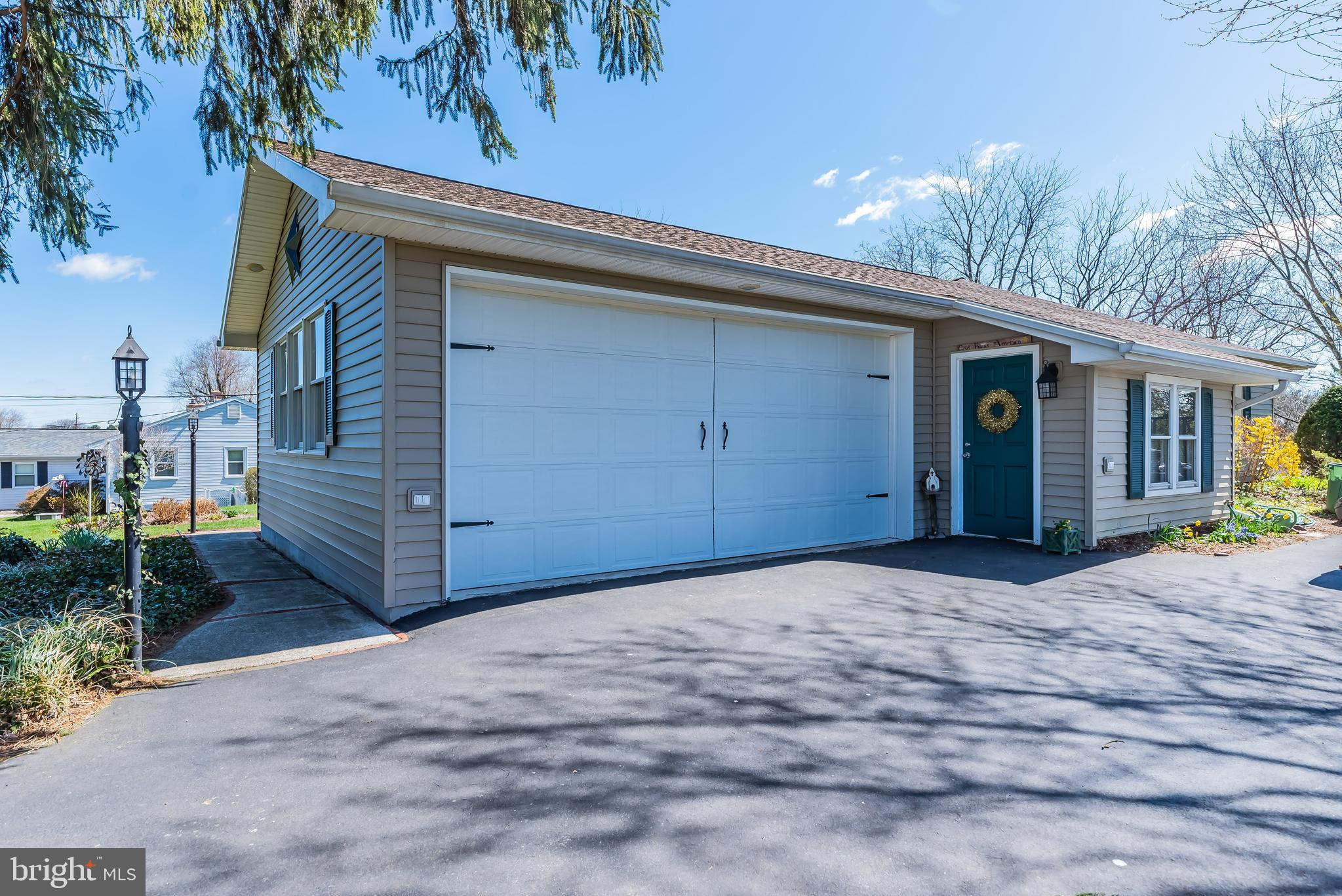 5317 Ridgeview Drive Harrisburg, PA 17112 - Photo 29 of 34 Oversized Garage!