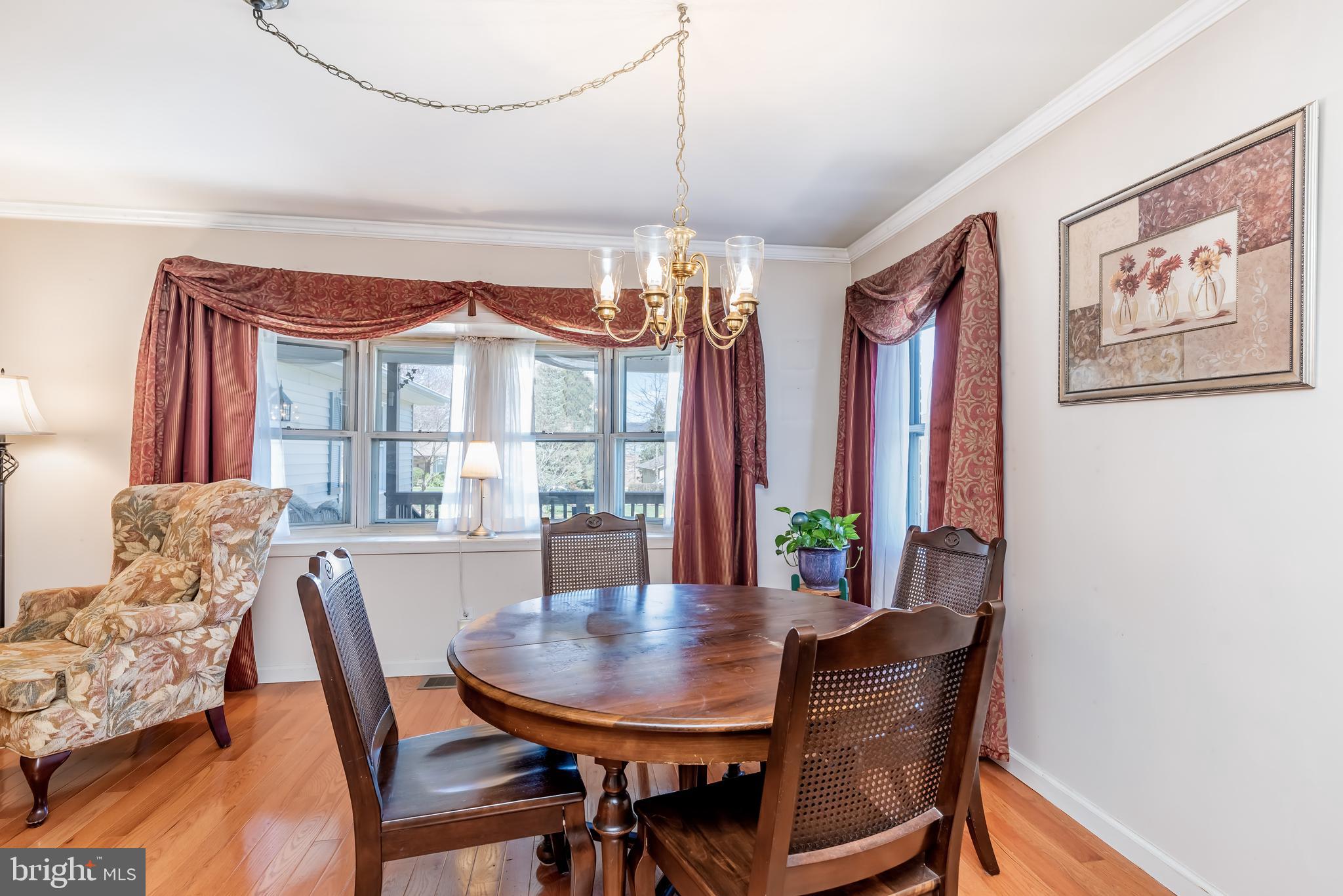 5317 Ridgeview Drive Harrisburg, PA 17112 - Photo 8 of 34 Dining Area