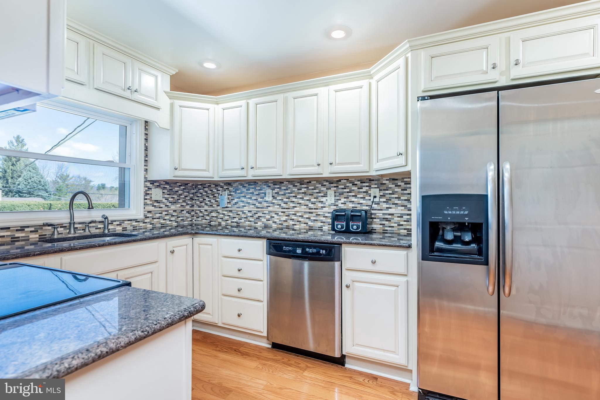 5317 Ridgeview Drive Harrisburg, PA 17112 - Photo 10 of 34 Updated Kitchen