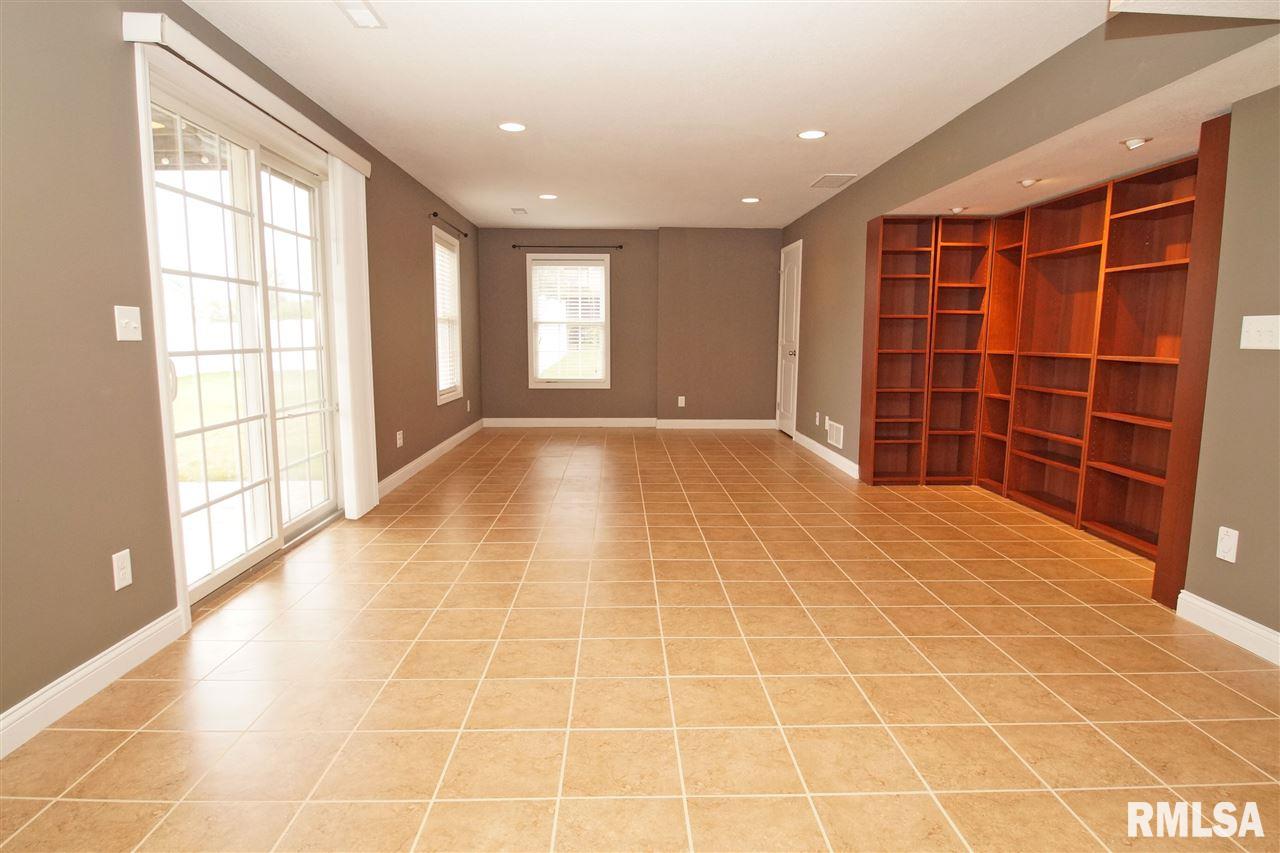 1700 Kingsbury Road Washington, IL 61571 - Photo 26 of 32 Gallery Image 26