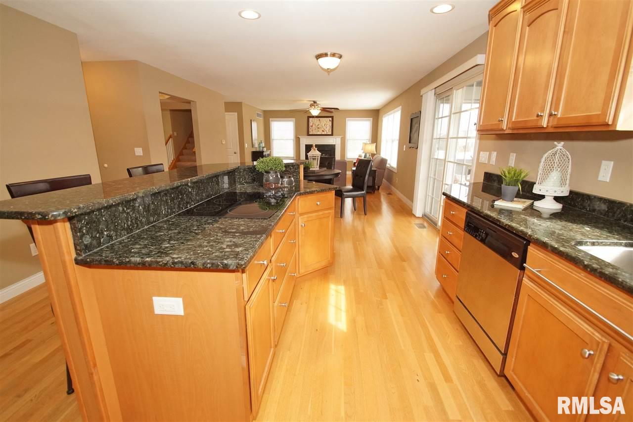 1700 Kingsbury Road Washington, IL 61571 - Photo 7 of 32 Gallery Image 7