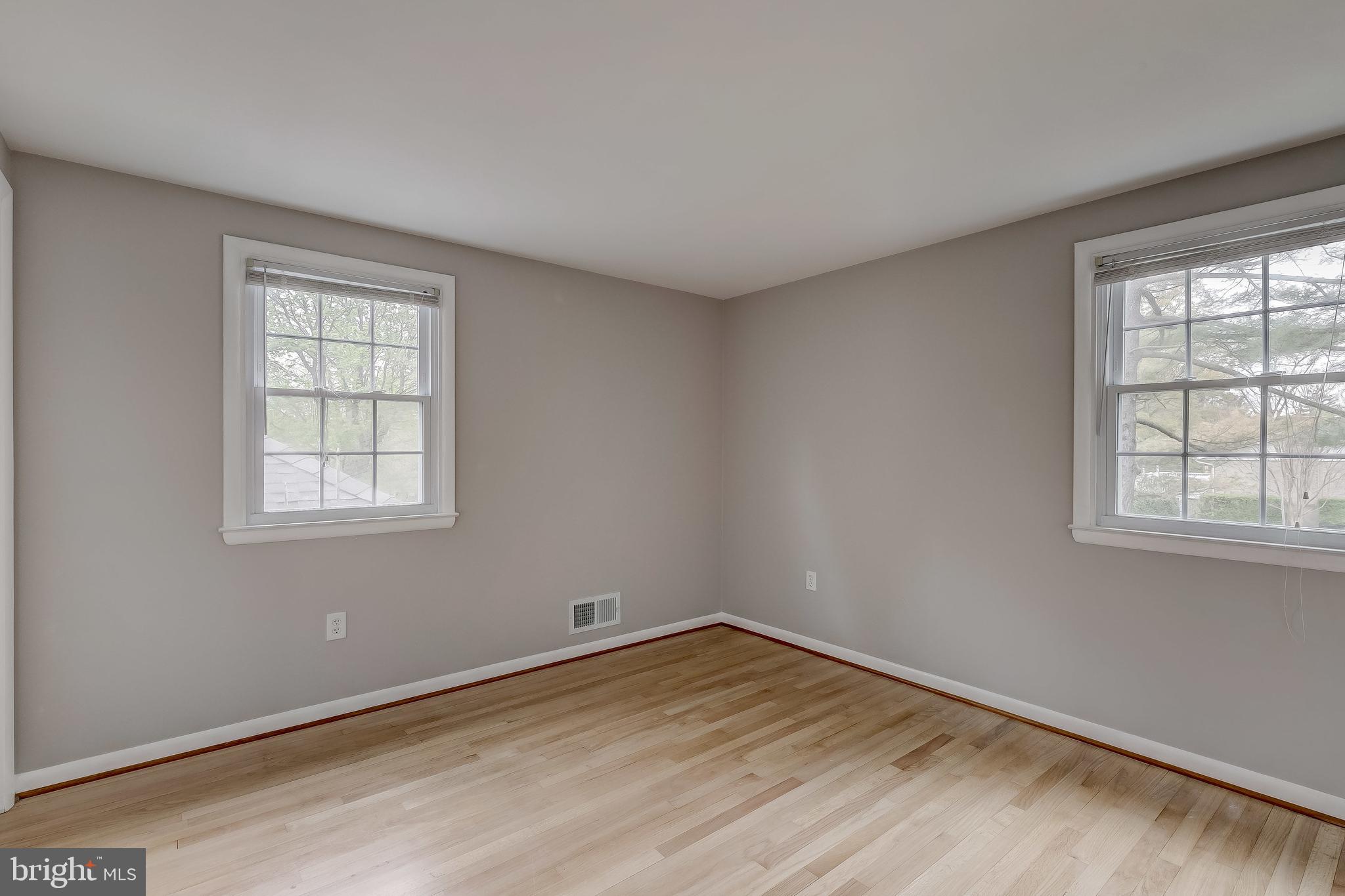 400 West Timonium Road Lutherville-Timonium, MD 21093 - Photo 53 of 62 Large bedroom 3
