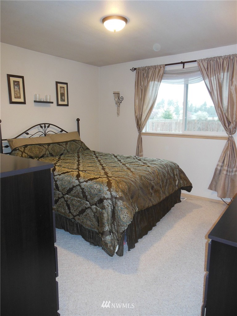 17935 Charlotte Place Southwest Rochester, WA 98579 - Photo 11 of 19 Gallery Image 11