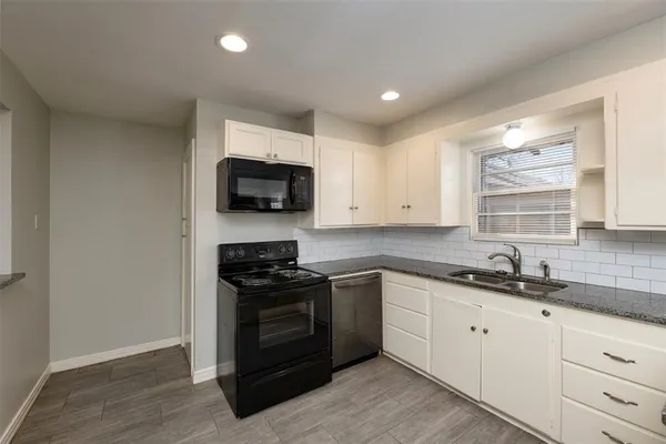 $1,650 | 2308 North Edgewood Terrace, Fort Worth, TX 76103