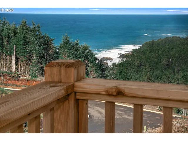 $1,025,000 | 1128 Northeast Marmoris Avenue, Depoe Bay, OR 97341