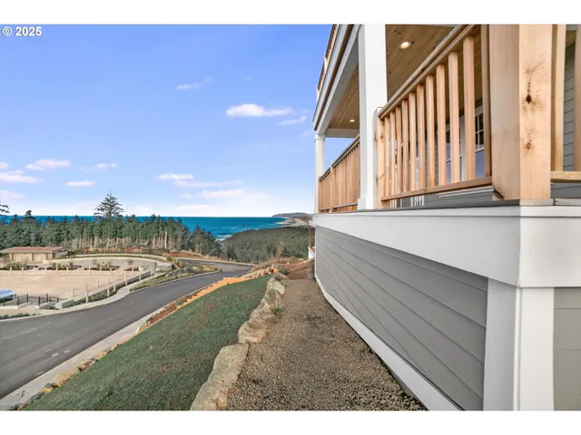 $1,025,000 | 1128 Northeast Marmoris Avenue, Depoe Bay, OR 97341
