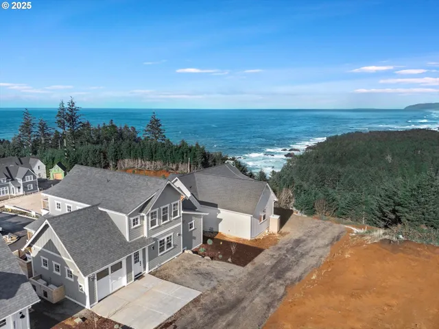 $1,025,000 | 1128 Northeast Marmoris Avenue, Depoe Bay, OR 97341