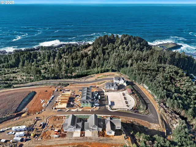 $1,025,000 | 1128 Northeast Marmoris Avenue, Depoe Bay, OR 97341