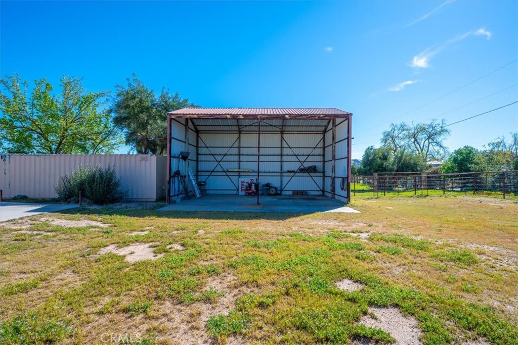 2100 Starkey Road Shandon, CA 93461 - Photo 28 of 39 a view of a backyard