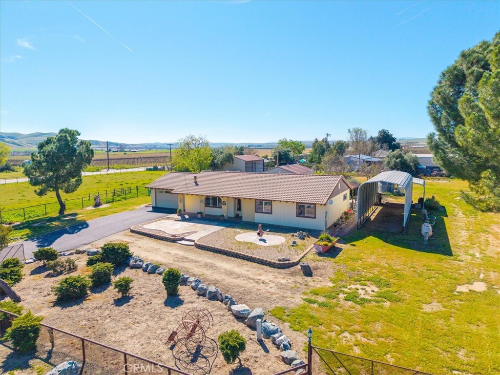 2100 Starkey Road Shandon, CA 93461 - Photo 29 of 39 a view of a swimming pool with a patio