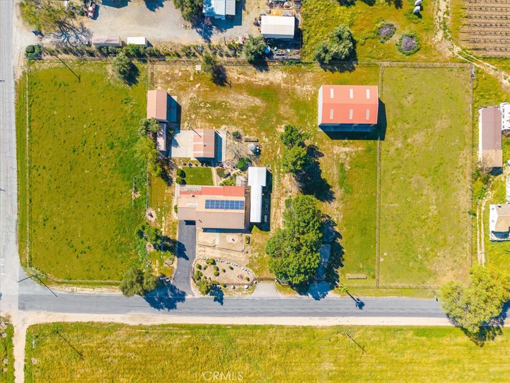 2100 Starkey Road Shandon, CA 93461 - Photo 39 of 39 a view of a swimming pool with a yard