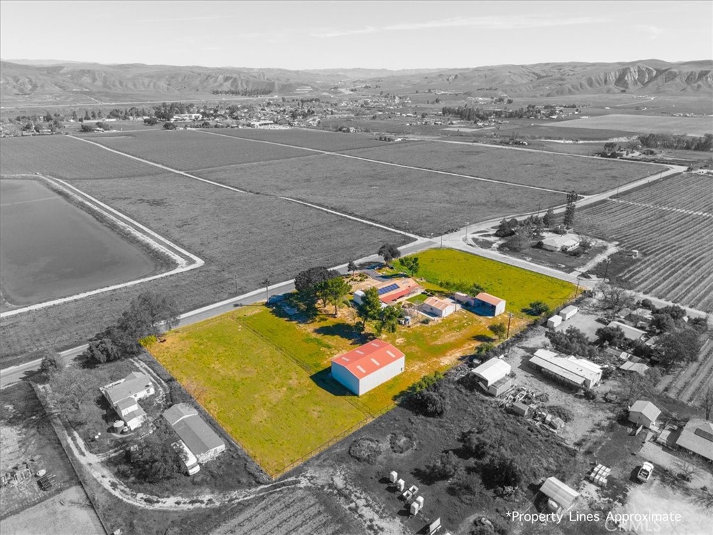 2100 Starkey Road Shandon, CA 93461 - Photo 39 of 39 an aerial view of a swimming pool