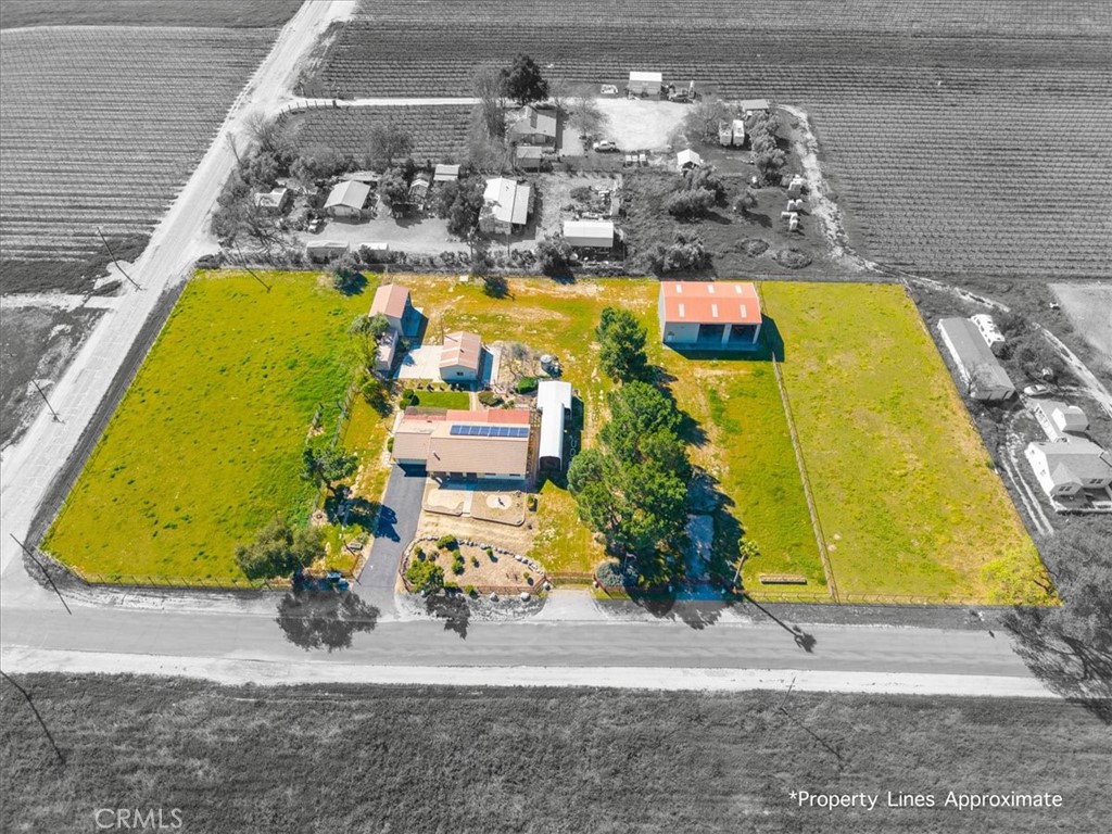 2100 Starkey Road Shandon, CA 93461 - Photo 7 of 39 a view of swimming pool