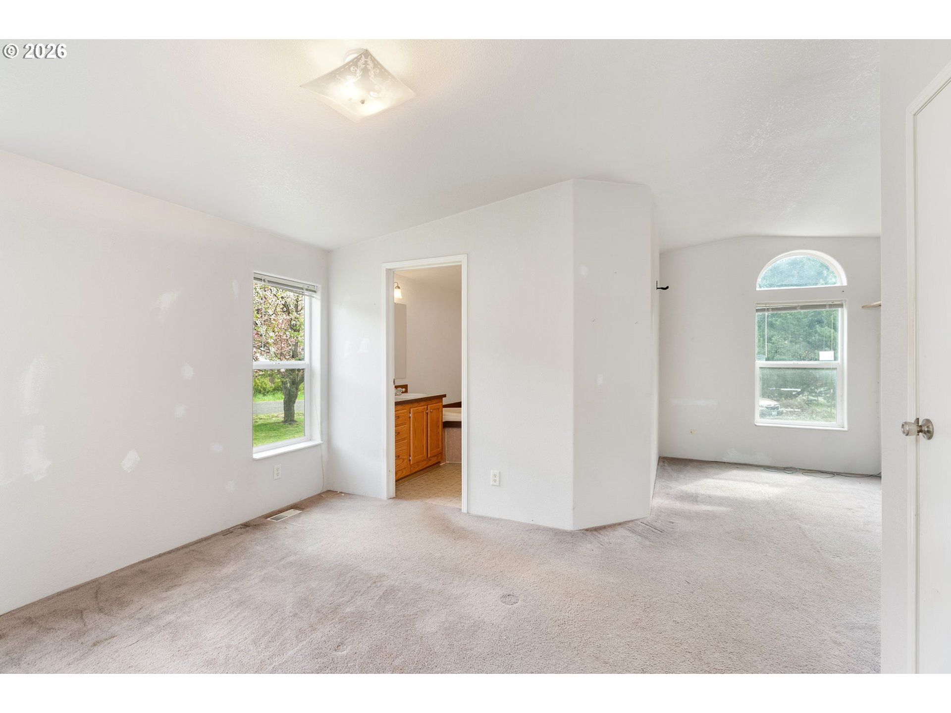 151 Russell's Timber Lane Carson, WA 98610 - Photo 13 of 38 Bedroom, Owner's Suite