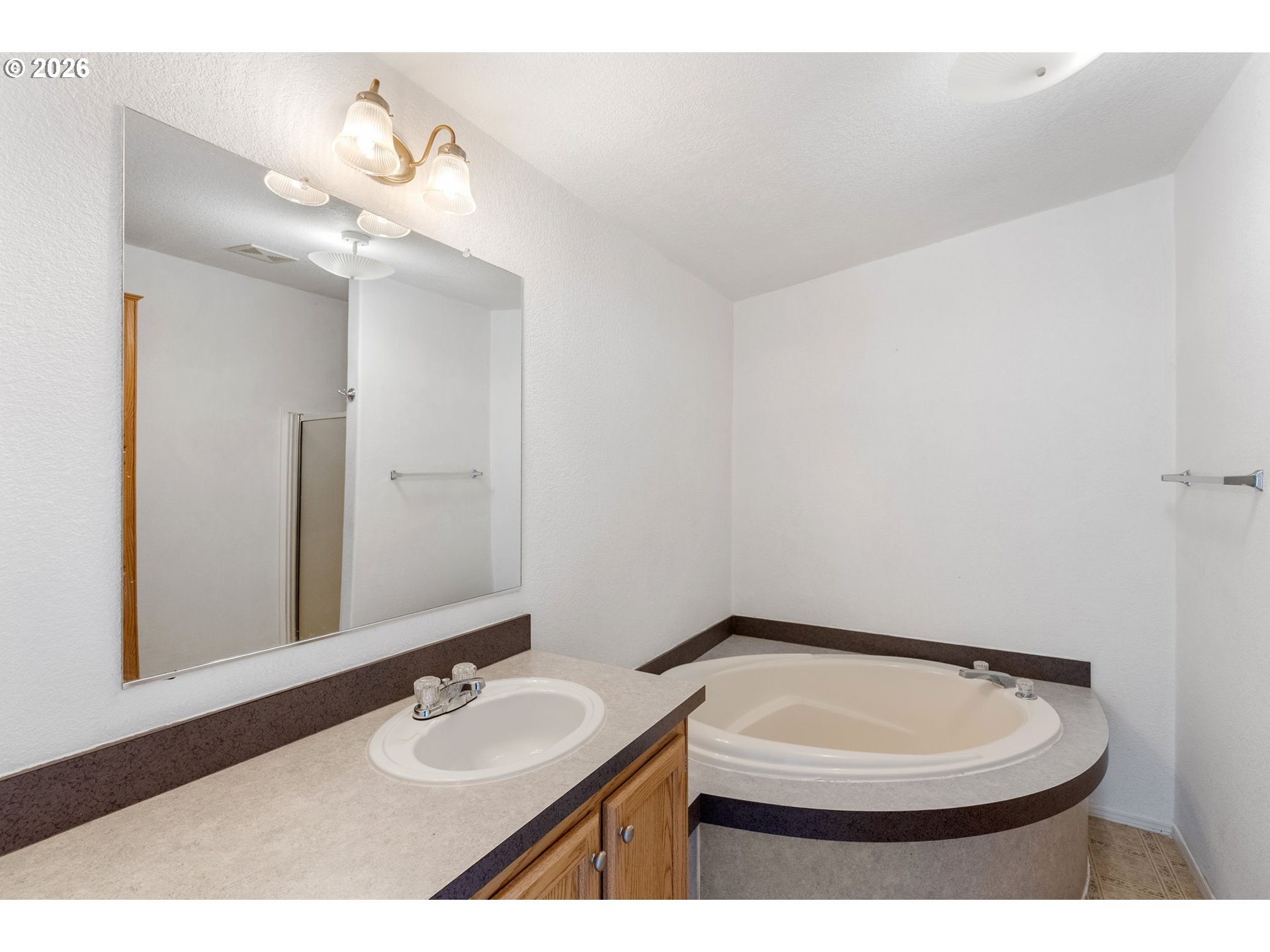 151 Russell's Timber Lane Carson, WA 98610 - Photo 16 of 38 En Suite Bathroom