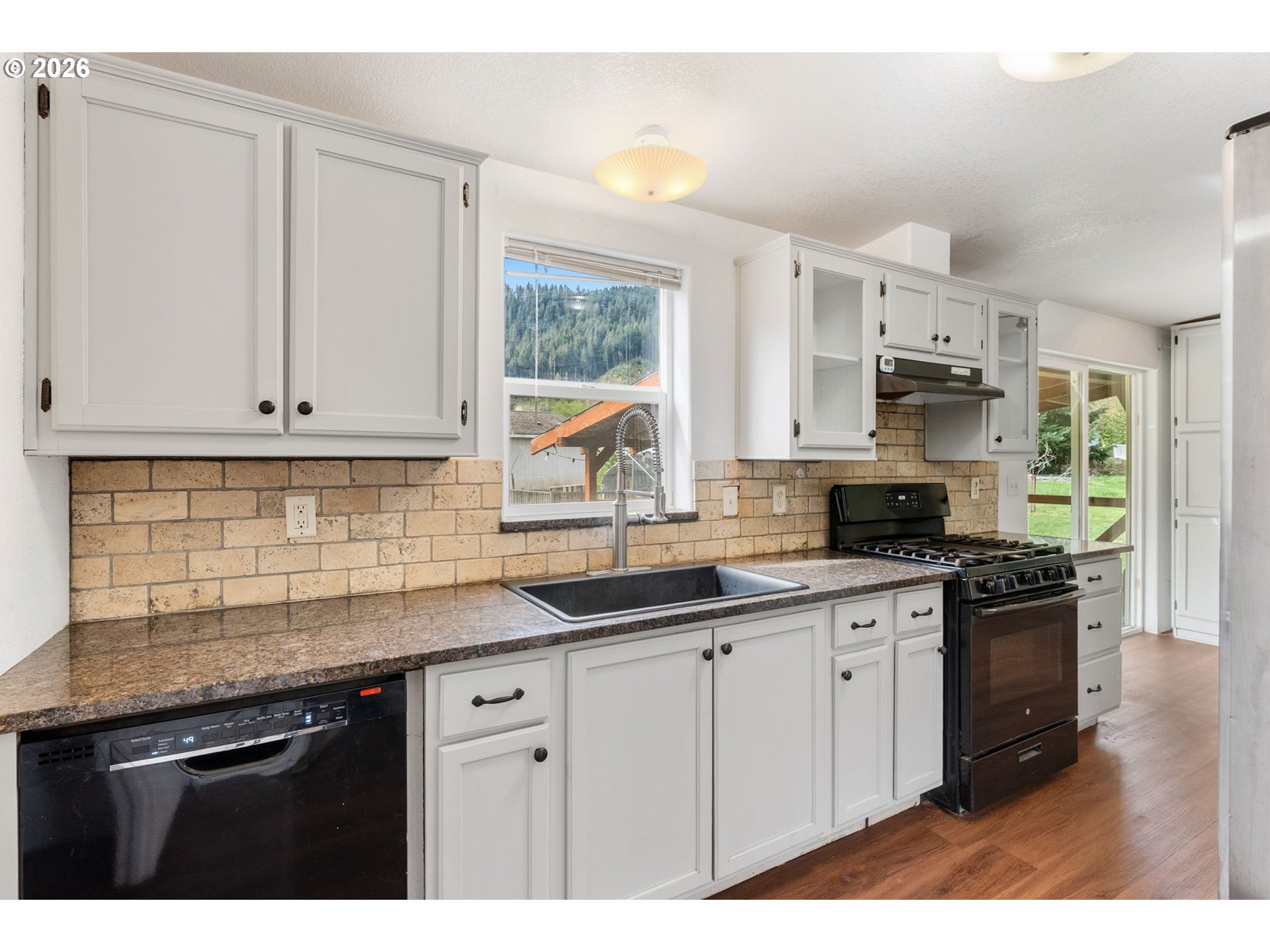 151 Russell's Timber Lane Carson, WA 98610 - Photo 3 of 38 Kitchen
