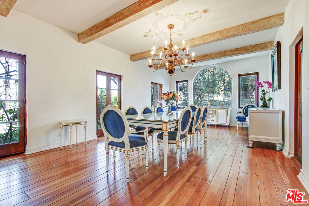 725 Foothill Road Beverly Hills, CA 90210 - Photo 16 of 48