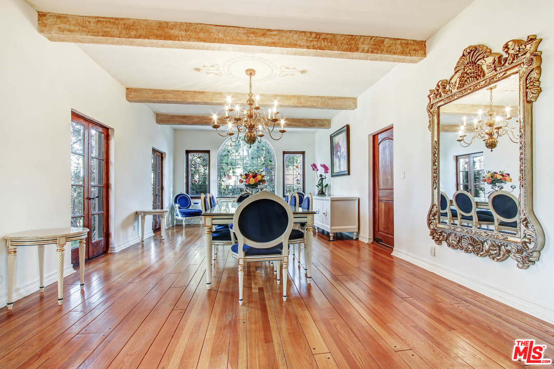 725 Foothill Road Beverly Hills, CA 90210 - Photo 17 of 48