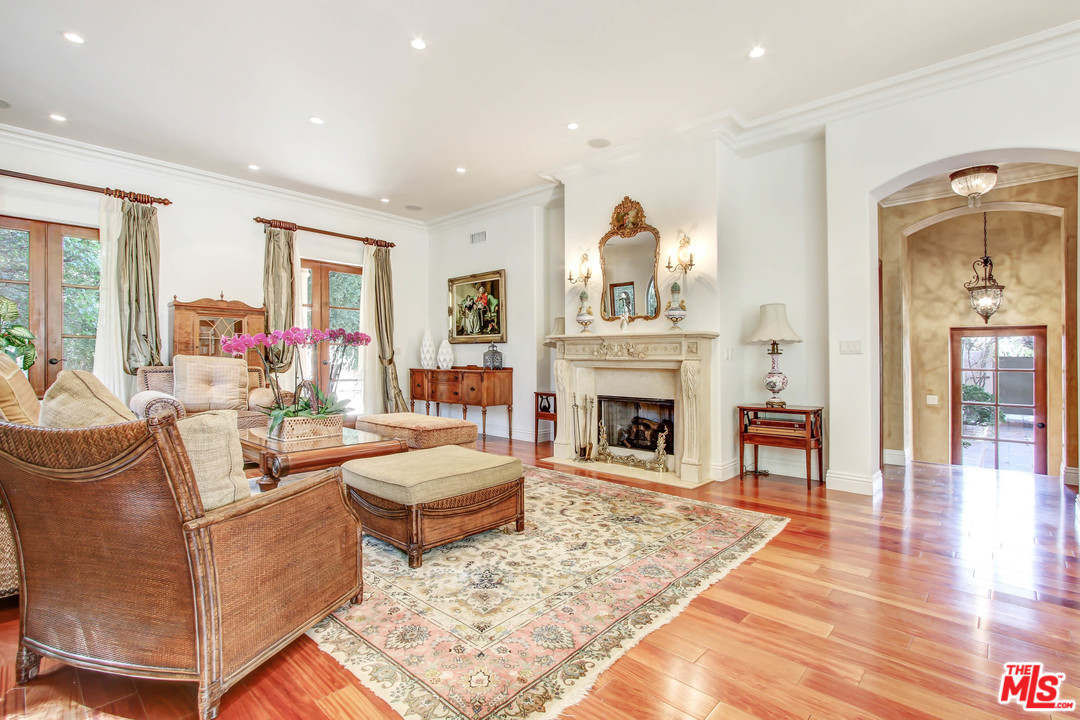 725 Foothill Road Beverly Hills, CA 90210 - Photo 19 of 48