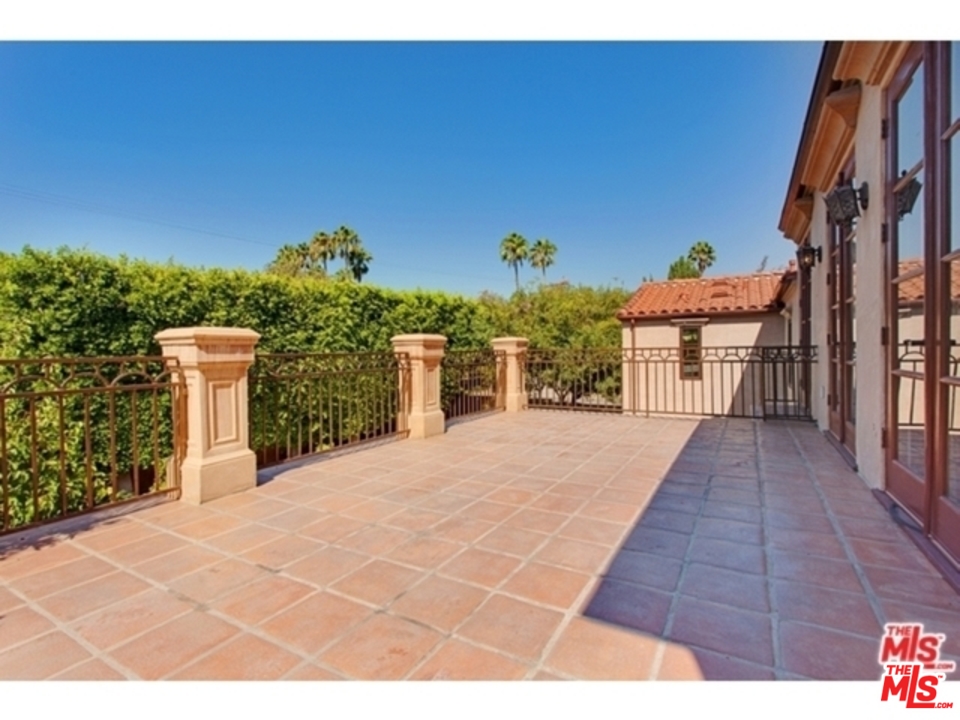 725 Foothill Road Beverly Hills, CA 90210 - Photo 23 of 48