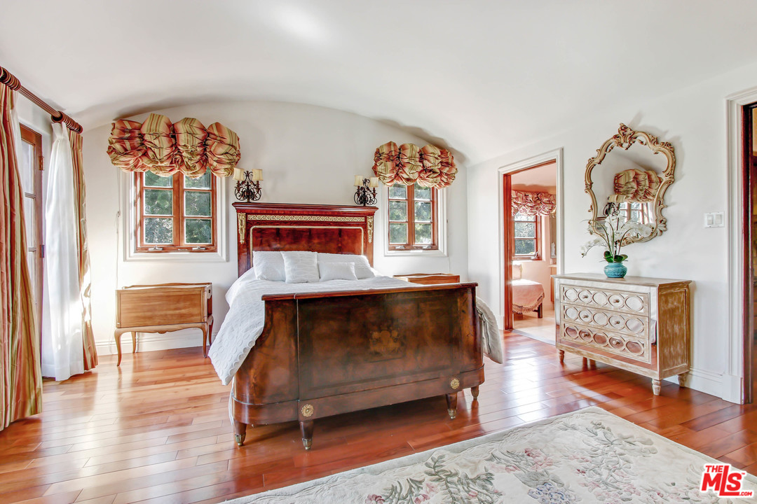 725 Foothill Road Beverly Hills, CA 90210 - Photo 24 of 48