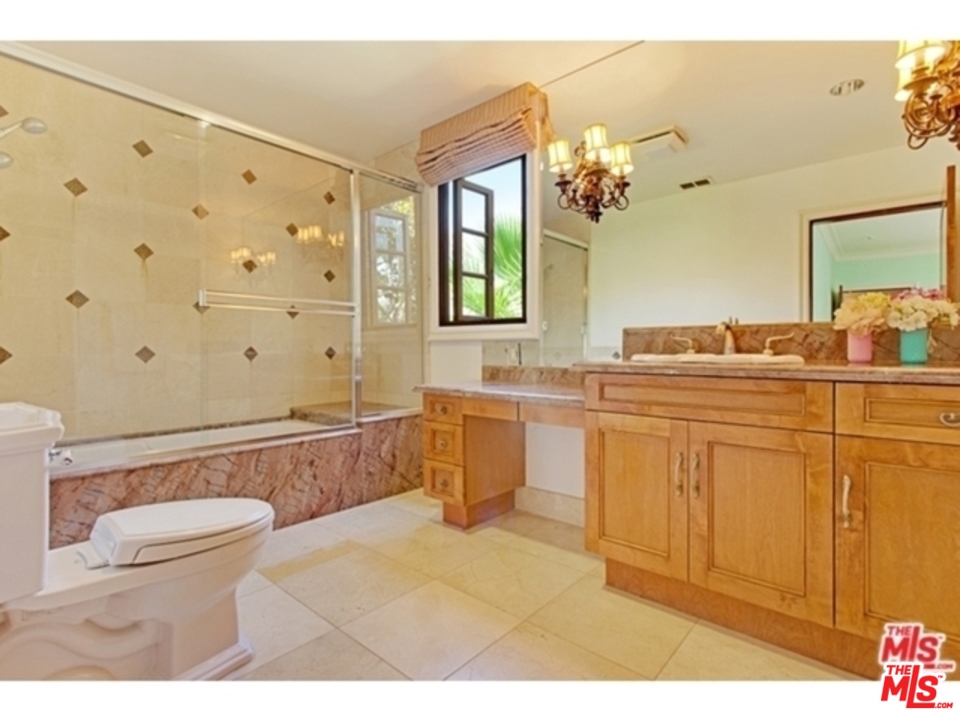 725 Foothill Road Beverly Hills, CA 90210 - Photo 26 of 48