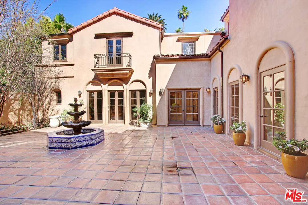 725 Foothill Road Beverly Hills, CA 90210 - Photo 27 of 48