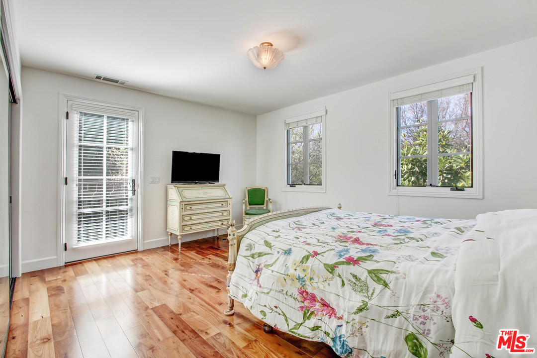 725 Foothill Road Beverly Hills, CA 90210 - Photo 35 of 48