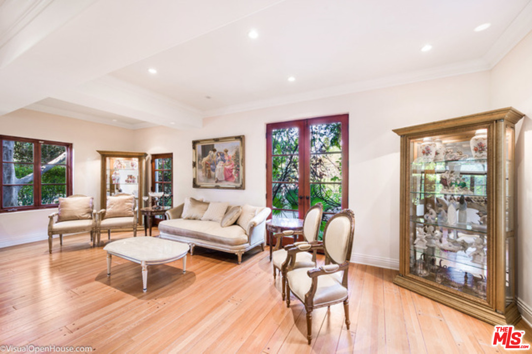 725 Foothill Road Beverly Hills, CA 90210 - Photo 43 of 48