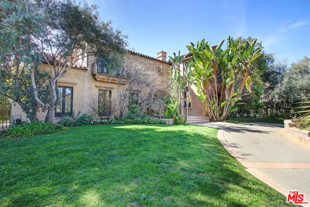 725 Foothill Road Beverly Hills, CA 90210 - Photo 45 of 48