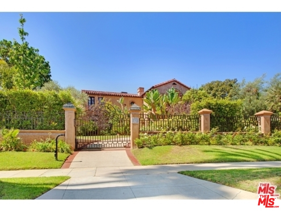 725 Foothill Road Beverly Hills, CA 90210 - Photo 5 of 48