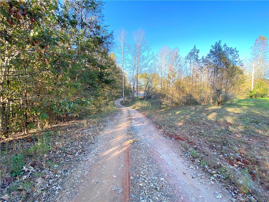 937 Chief Thomas Road Harmony, NC 28634 - Photo 4 of 19 Gallery Image 4