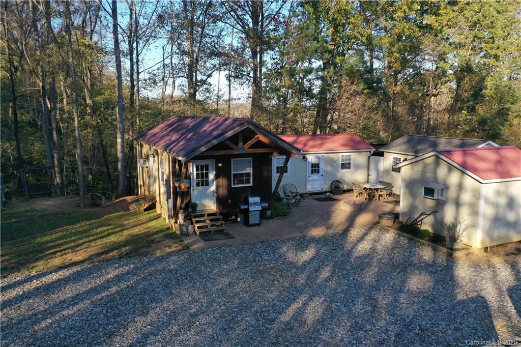 937 Chief Thomas Road Harmony, NC 28634 - Photo 5 of 19 Gallery Image 5