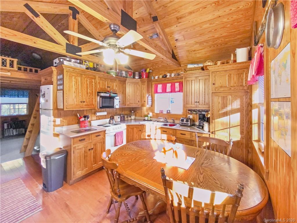 937 Chief Thomas Road Harmony, NC 28634 - Photo 7 of 19 Gallery Image 7