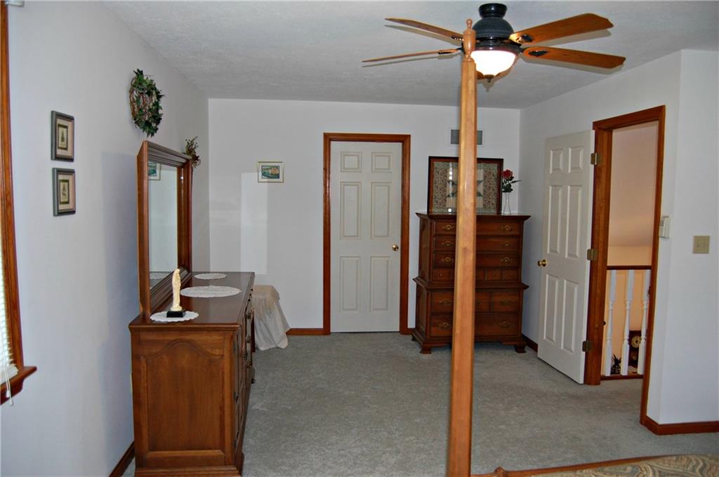 136 East Country Barn Road Houston, PA 15342 - Photo 15 of 25 ANOTHER VIEW OF 2ND FLOOR BR WITH LARGE WALK IN CLOSET