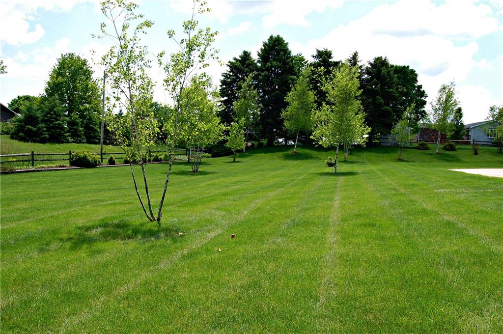 136 East Country Barn Road Houston, PA 15342 - Photo 23 of 25 GREAT OPEN SPACE WITH NO MAINTENANCE