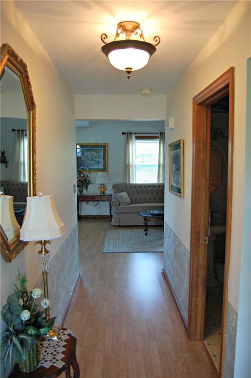 136 East Country Barn Road Houston, PA 15342 - Photo 4 of 25 ENTRY HALL