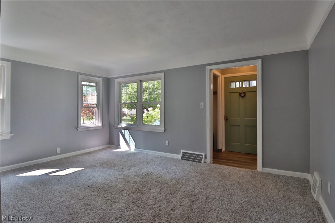 1091 Churchill Road Lyndhurst, OH 44124 - Photo 8 of 23 Gallery Image 8