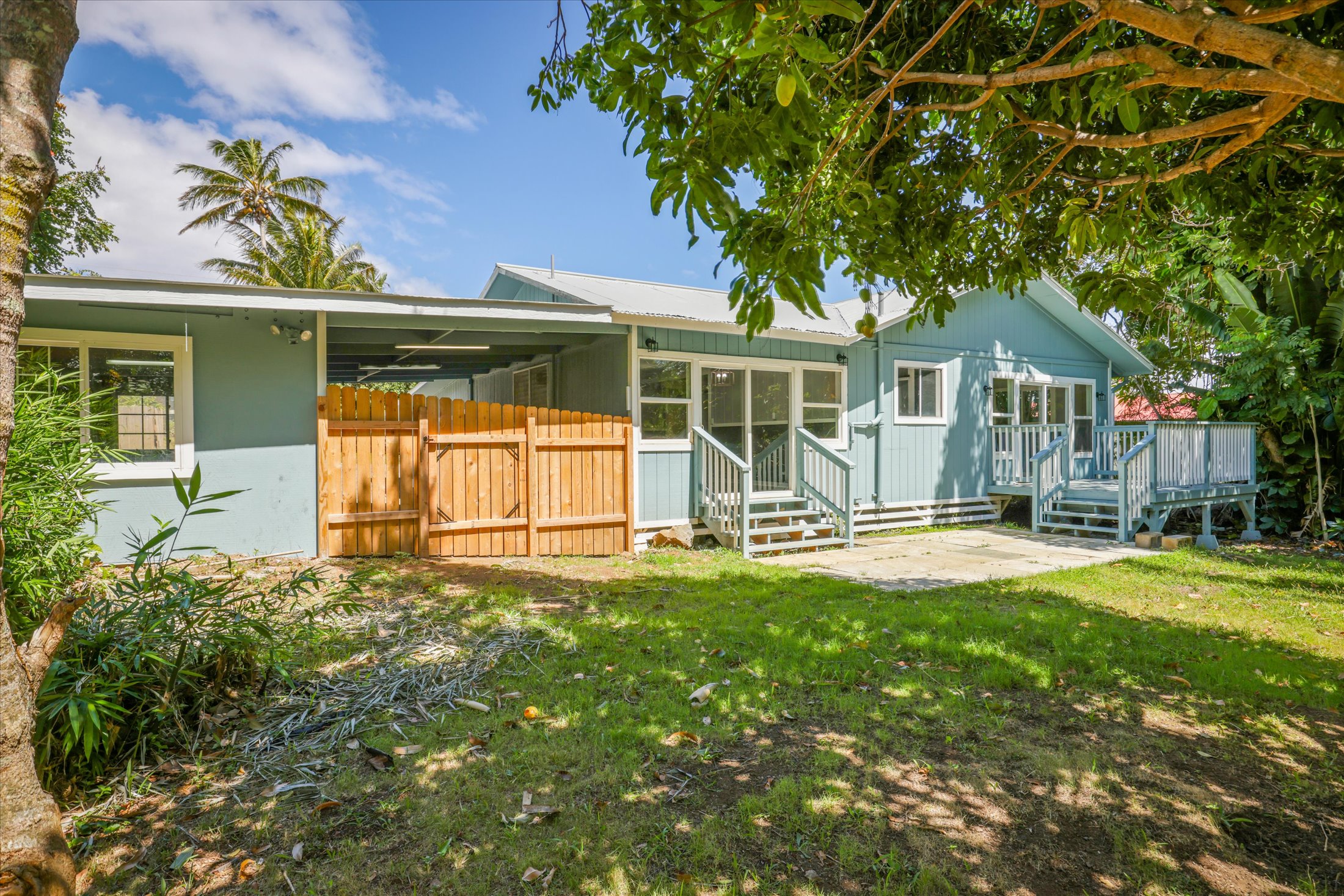 55-545 Hawi Road Hawi, HI 96719 - Photo 19 of 27 front view of a house with a big yard