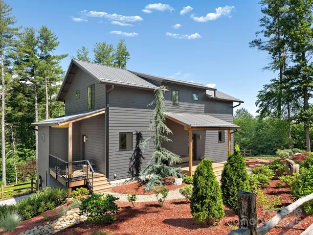 $860,000 | 434 Creek Side Drive, Mills River, NC 28759