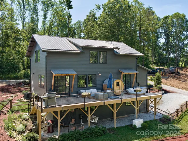 $860,000 | 434 Creek Side Drive, Mills River, NC 28759